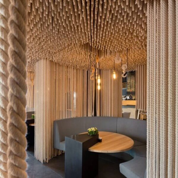 پارتیشن های طنابی در طراحی داخلی رستوران - وبسایت رابو