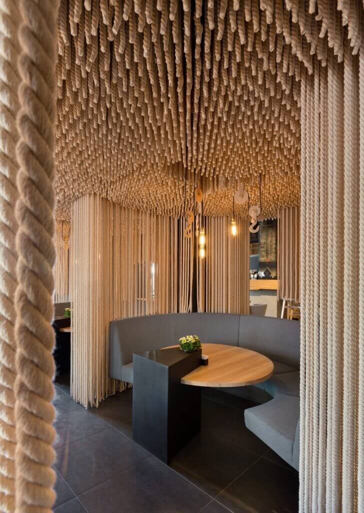 پارتیشن های طنابی در طراحی داخلی رستوران - وبسایت رابو