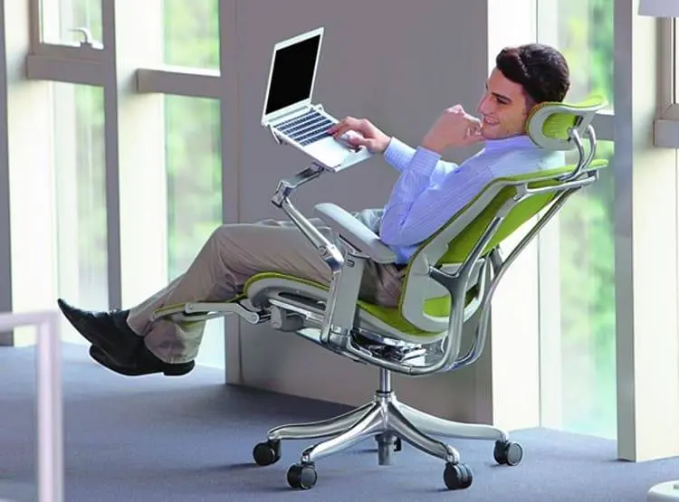 صندلی کارمندی که 360 درجه که دارای پایه لپ تاپ نیز هست