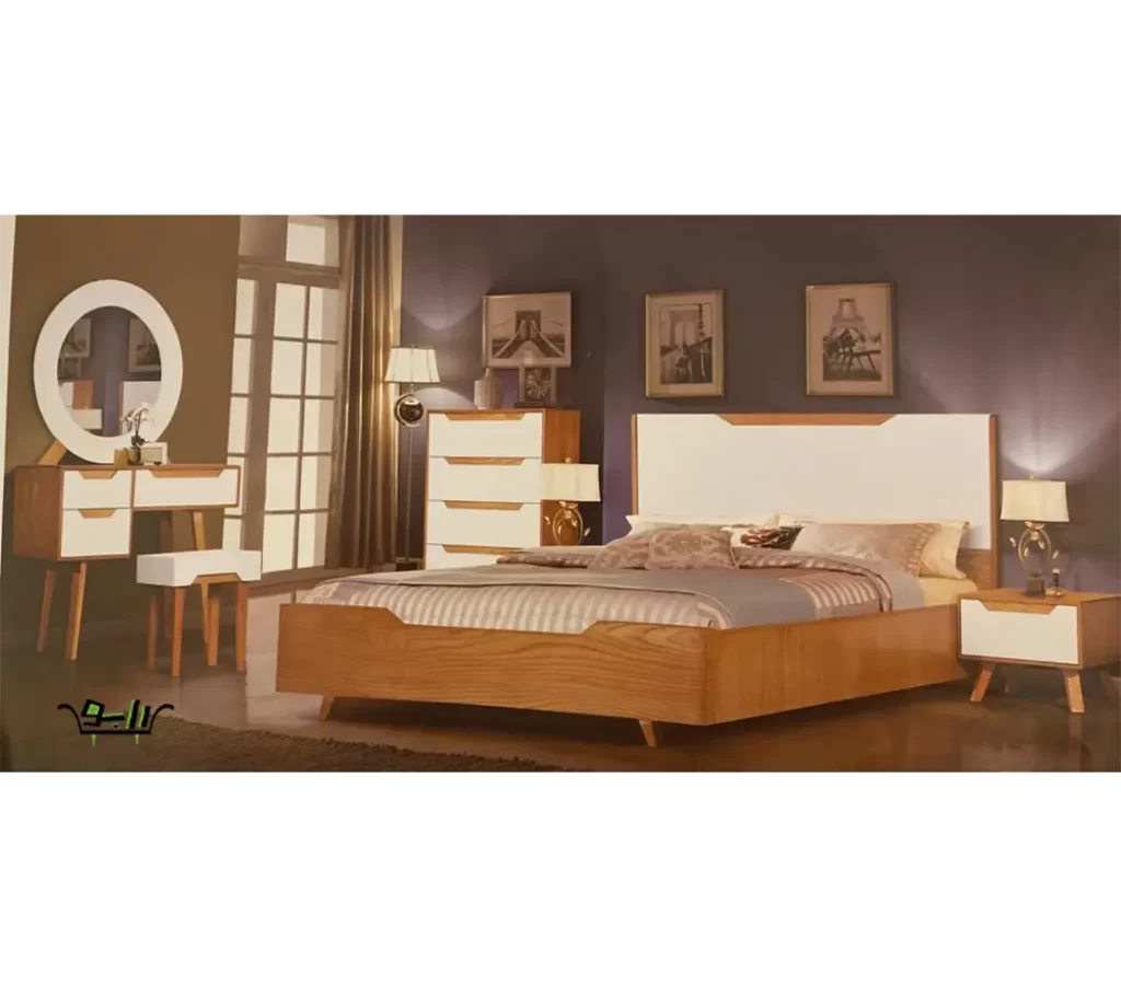 اتاق خوابی که تم چوبی و قهوه ای دارد و تابلو ها به دیوار وصل شده است